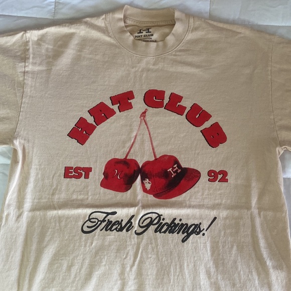 Hat Club Exclusive tee - Picture 2 of 3